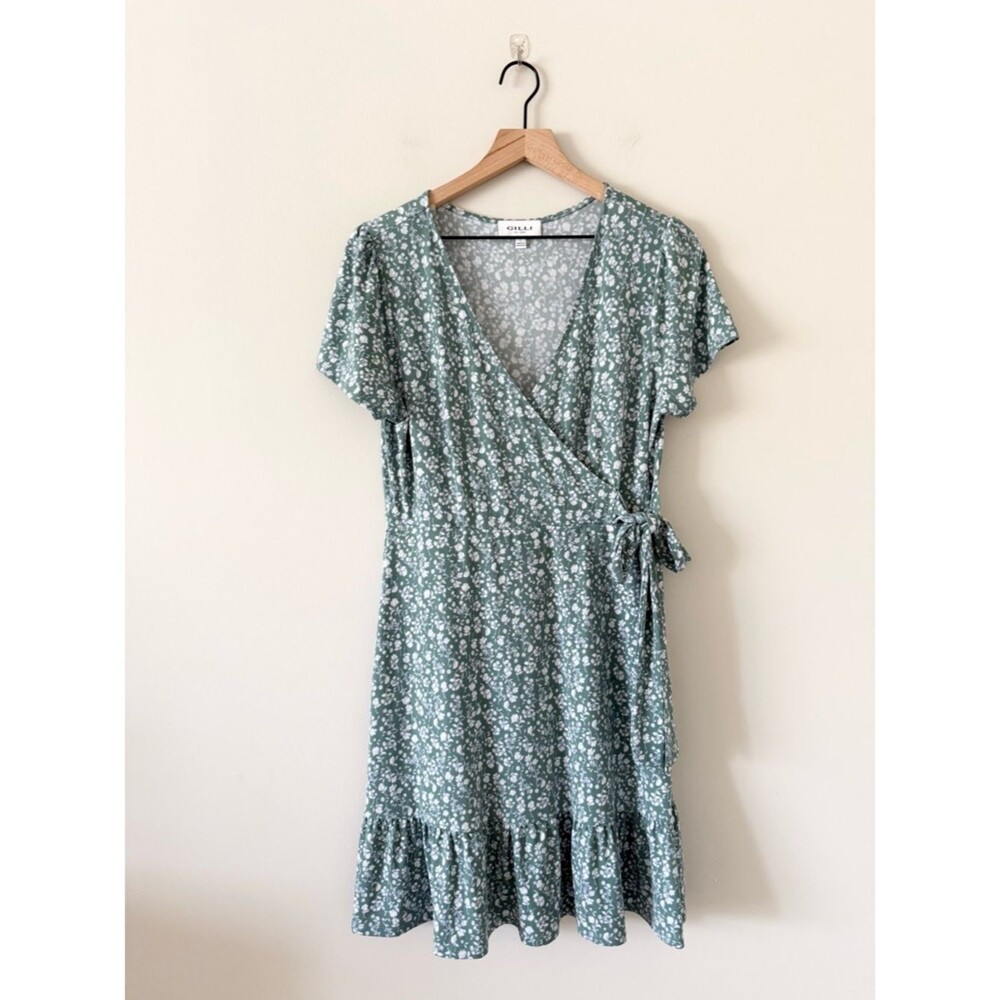 Gilli Faux Wrap Dress with Ruffle in Green White Floral Size L